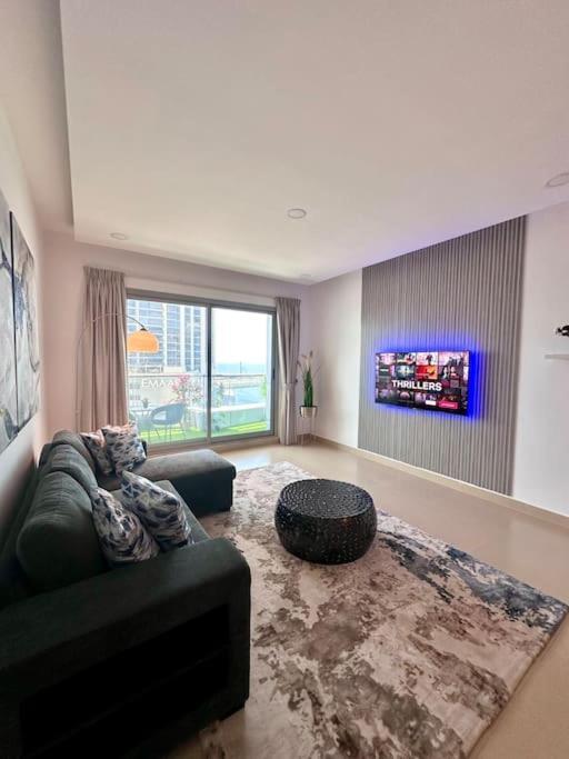 Luxury Sea-view Apartment