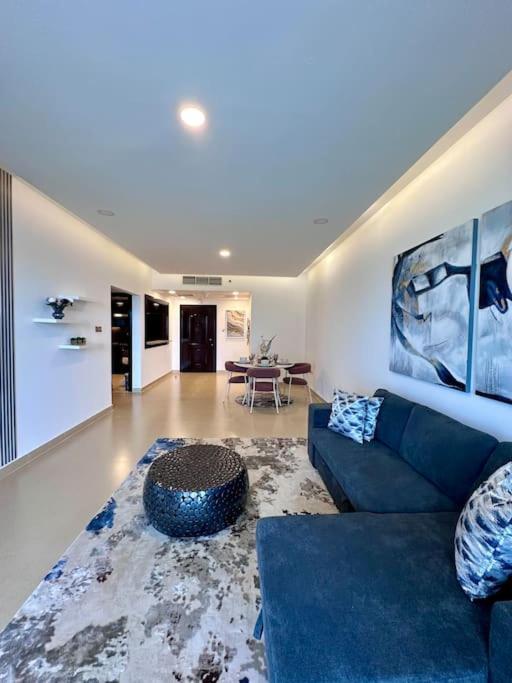 Luxury Sea-view Apartment *
